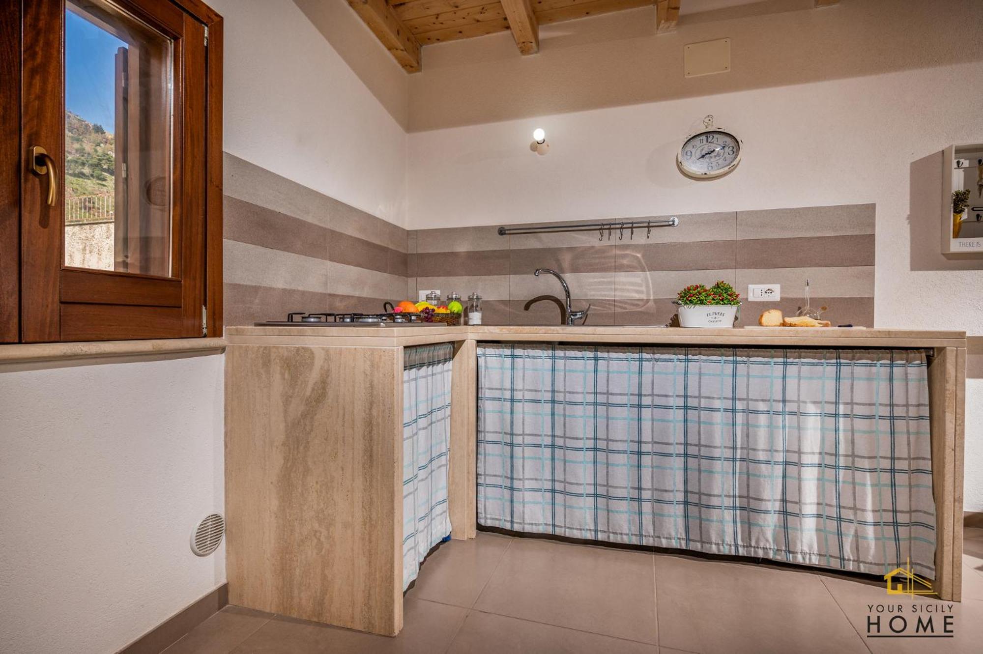Casa Vacanze Peperoncino 카스텔라마레델골포 외부 사진